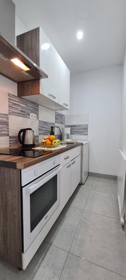 Apartments Ana I Ante Punta Milna  Dış mekan fotoğraf